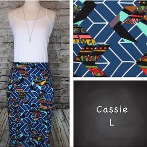 NWT LuLaRoe Cassie Pencil Skirt, L